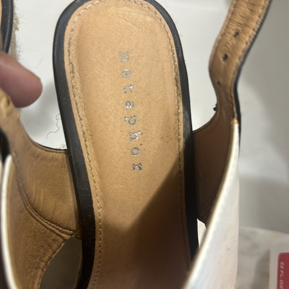 Metaphor shoes - Picture 3 of 9